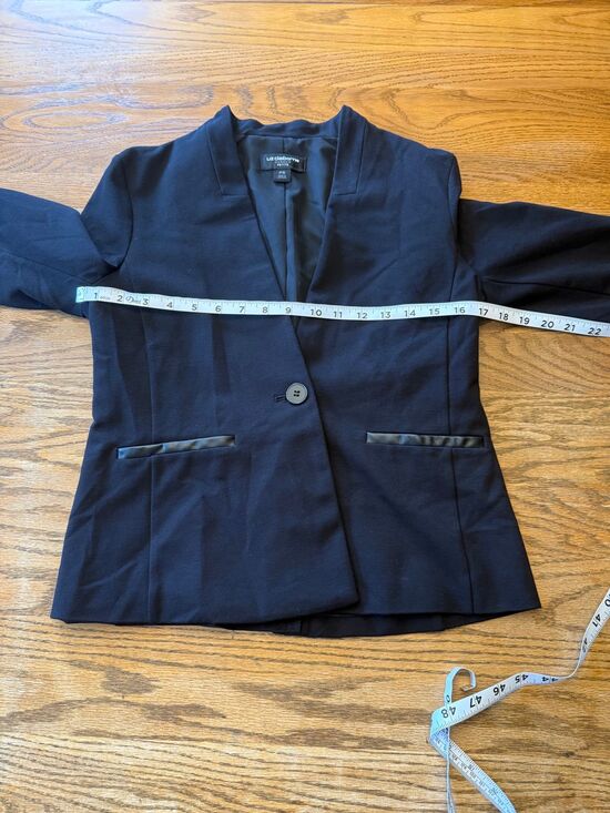 Liz Claiborne Petite Black Pant Suit Size Small 2 Piece Set - Picture 2 of 9